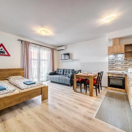 Corvin Railway Rest Apartment Budapest Exterior photo